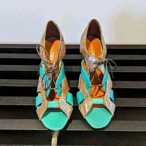 Women's Aldo Bootie Heels - Size 8 like new